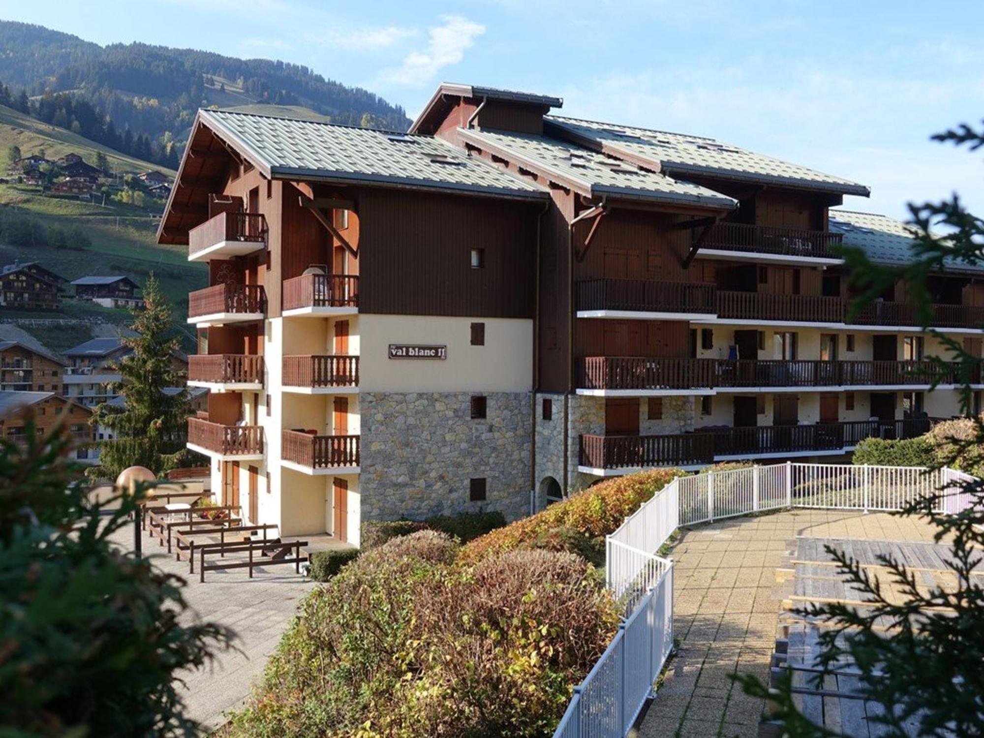 Appartement Cosy Pour 4, Au Coeur Du Village, Proche Des Pistes Et Avec Piscine Estivale - Fr-1-342-173 Areches Exterior photo